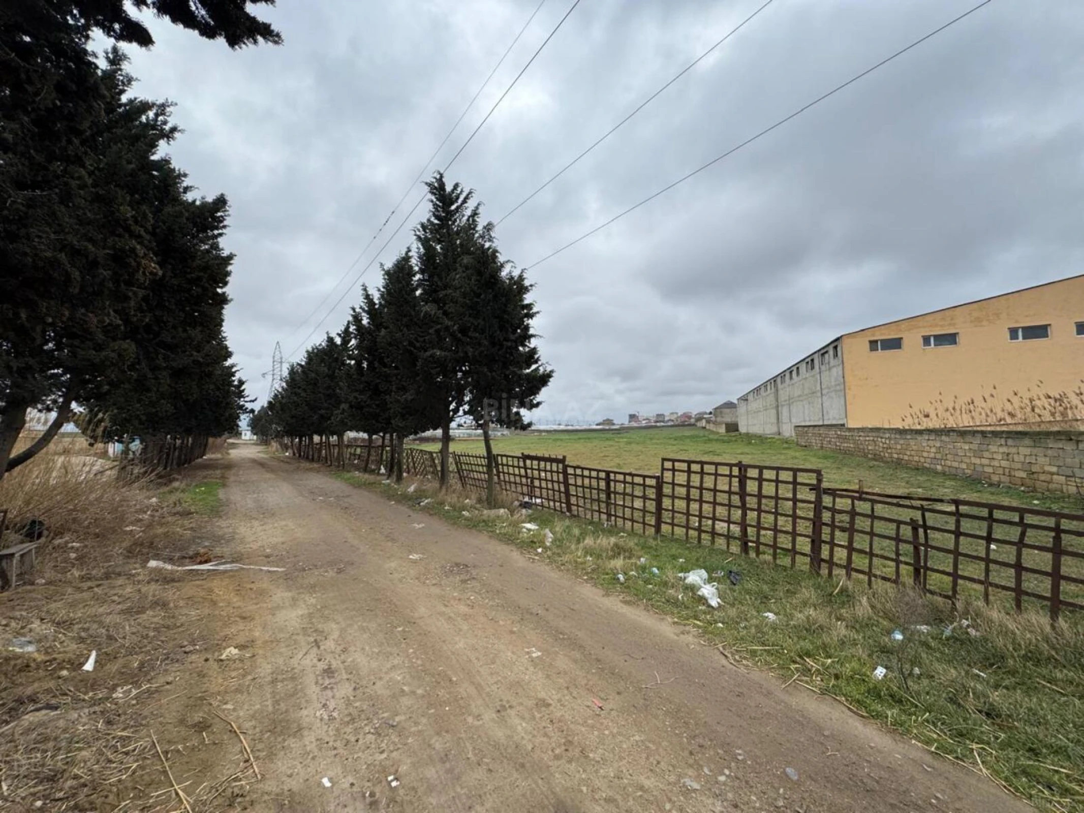 Satılır torpaq sahəsi 450 m²