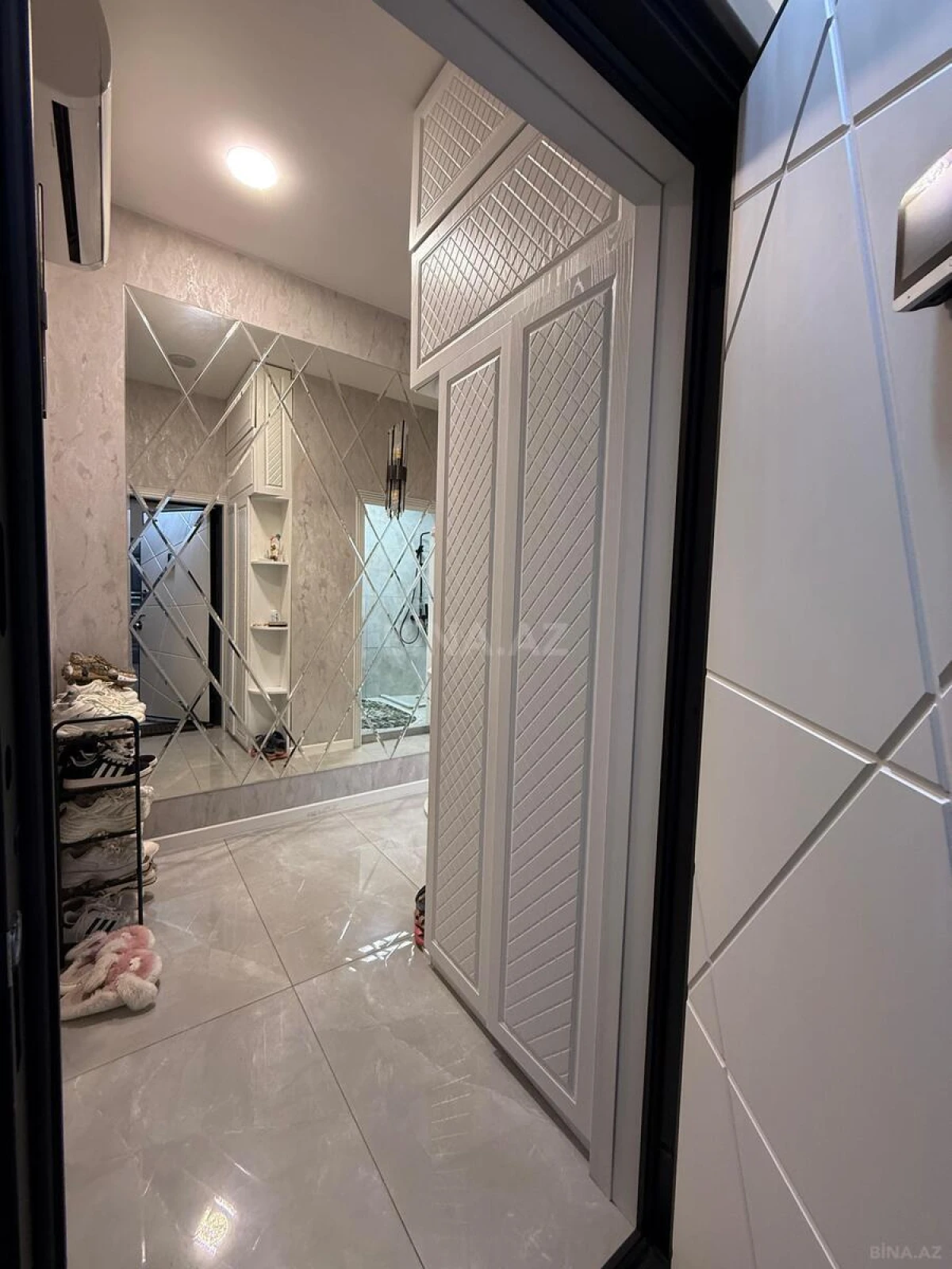 Satılır 2 otaqlı mənzil 62 m²