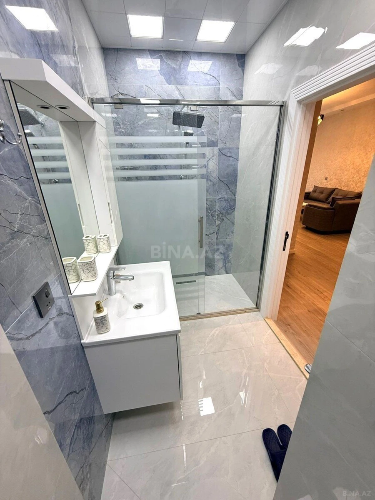 Kirayə verilir 2 otaqlı mənzil 66 m²
