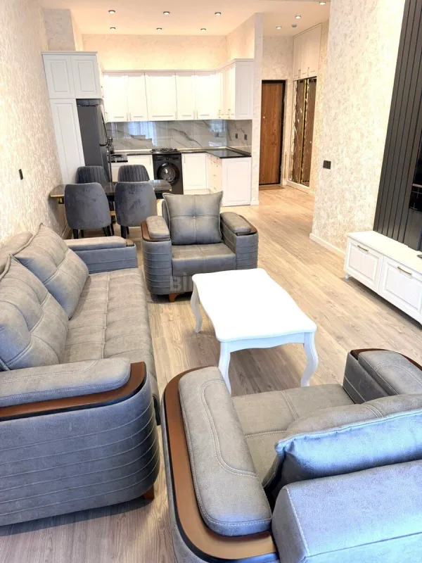 Kirayə verilir 2 otaqlı mənzil 66 m²