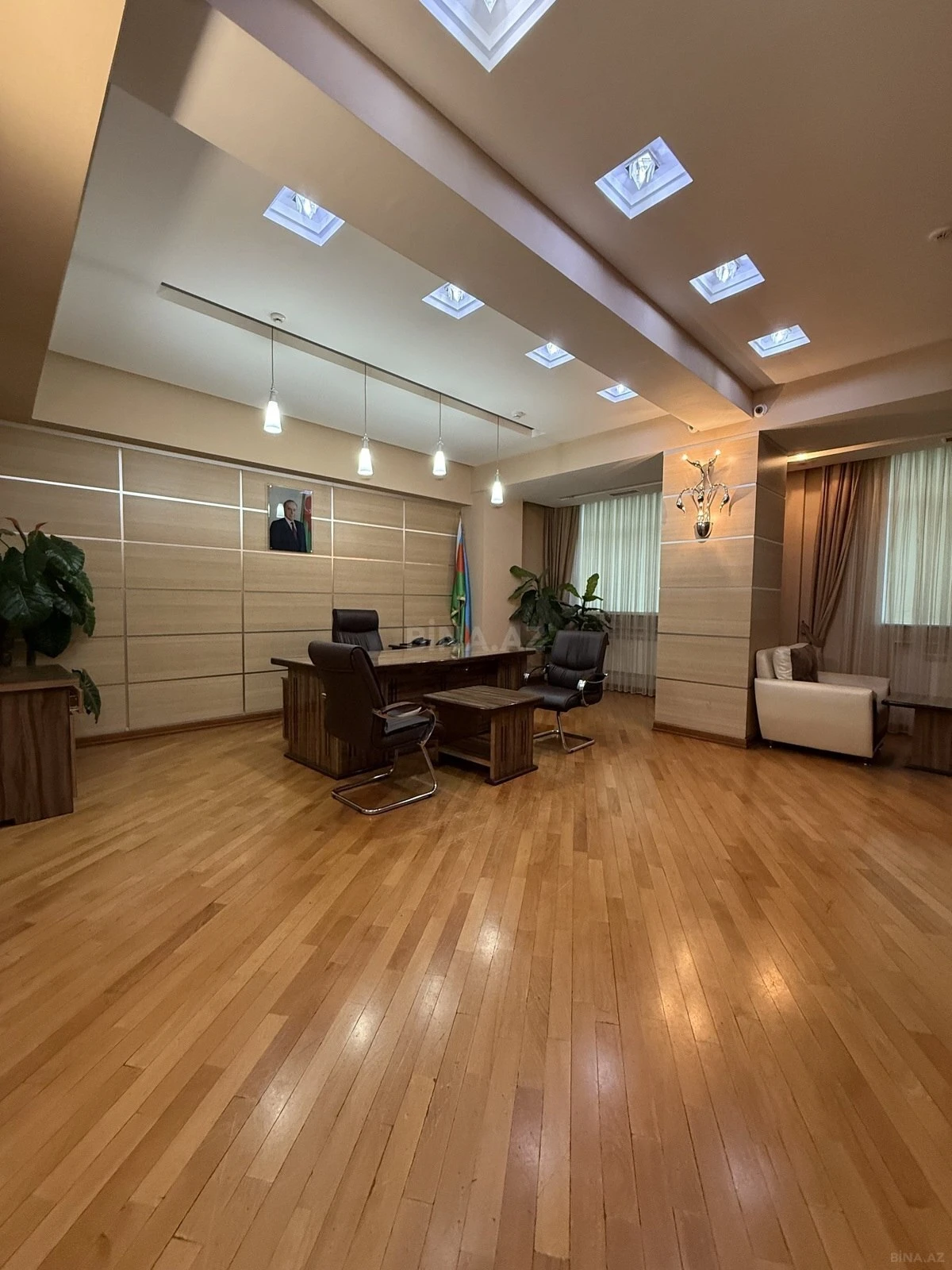 Kirayə verilir 6 otaqlı ofis 161 m²