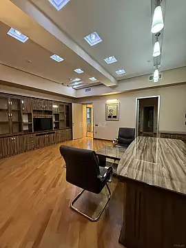 Kirayə verilir 6 otaqlı ofis 161 m²