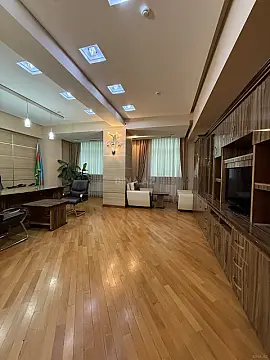 Kirayə verilir 6 otaqlı ofis 161 m²