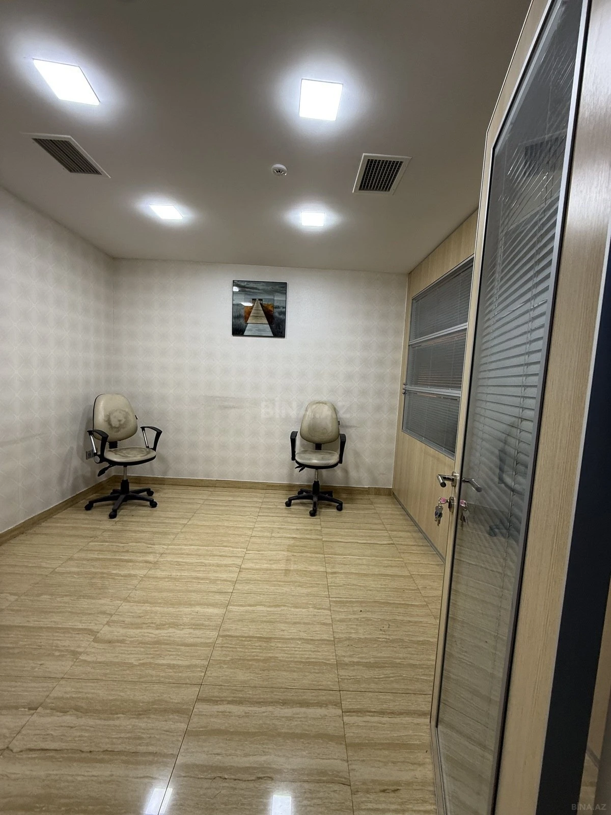 Kirayə verilir 6 otaqlı ofis 161 m²