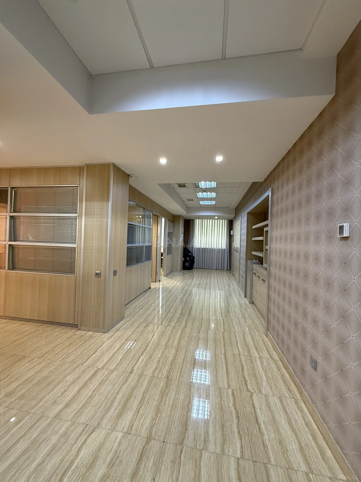 Kirayə verilir 6 otaqlı ofis 161 m²