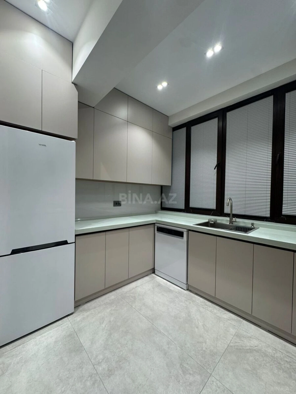 Kirayə verilir 3 otaqlı mənzil 100 m²