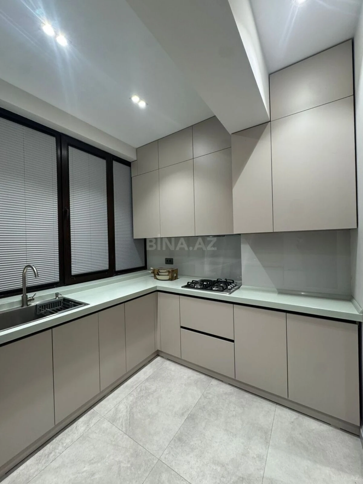 Kirayə verilir 3 otaqlı mənzil 100 m²