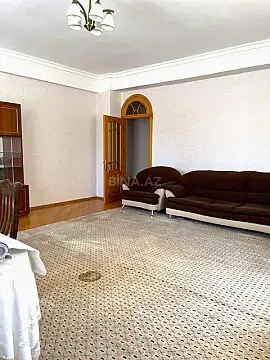 Satılır 3 otaqlı mənzil 138 m²