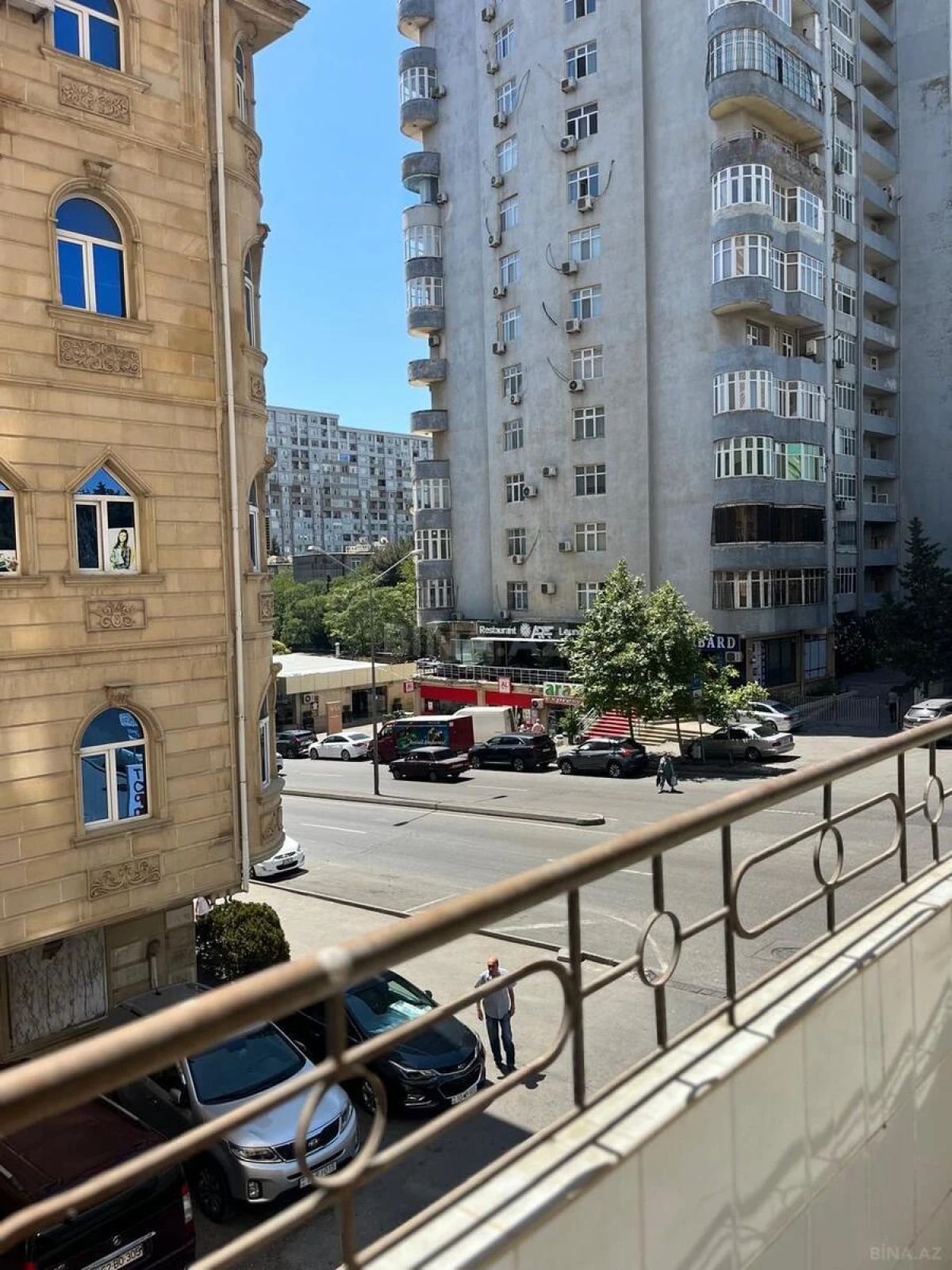 Satılır 3 otaqlı mənzil 138 m²