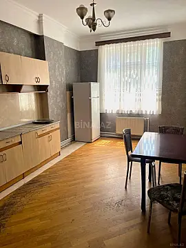 Satılır 3 otaqlı mənzil 138 m²