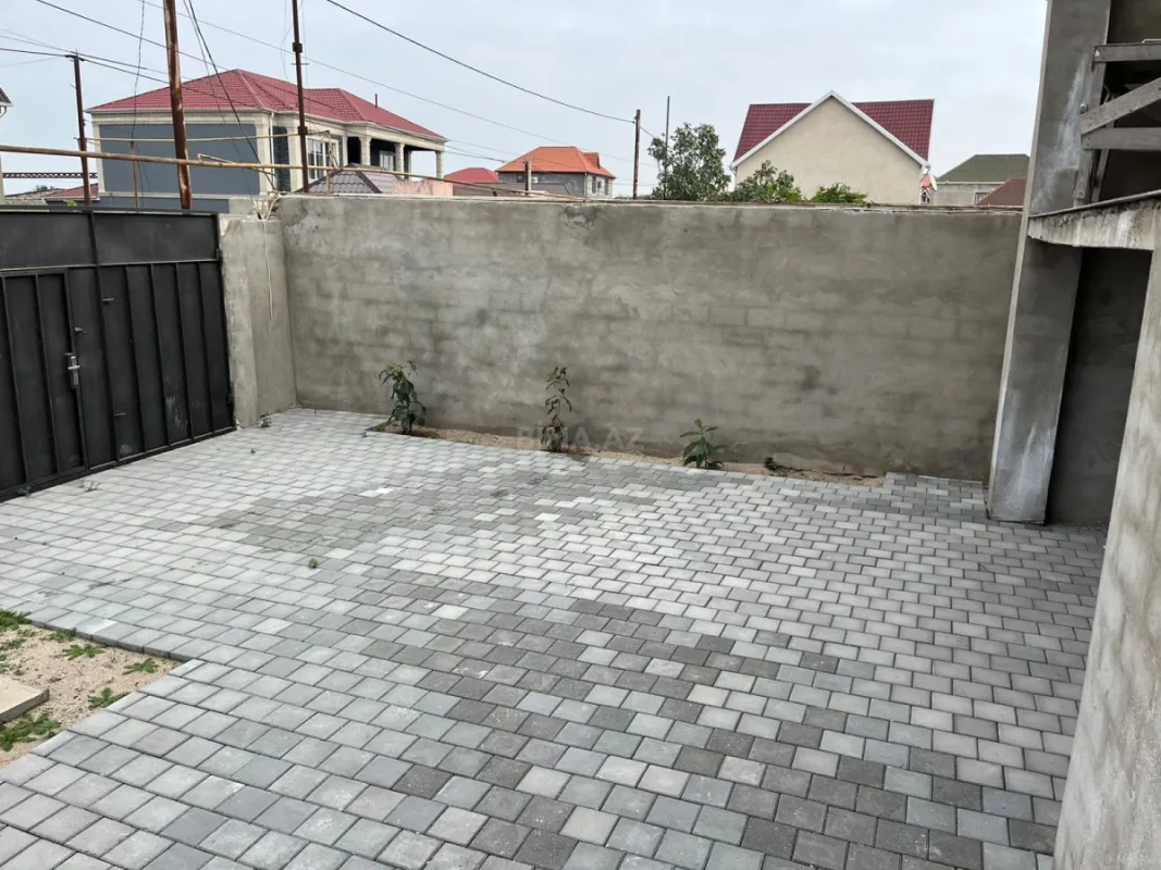 Satılır 4 otaqlı həyət evi 175 m²