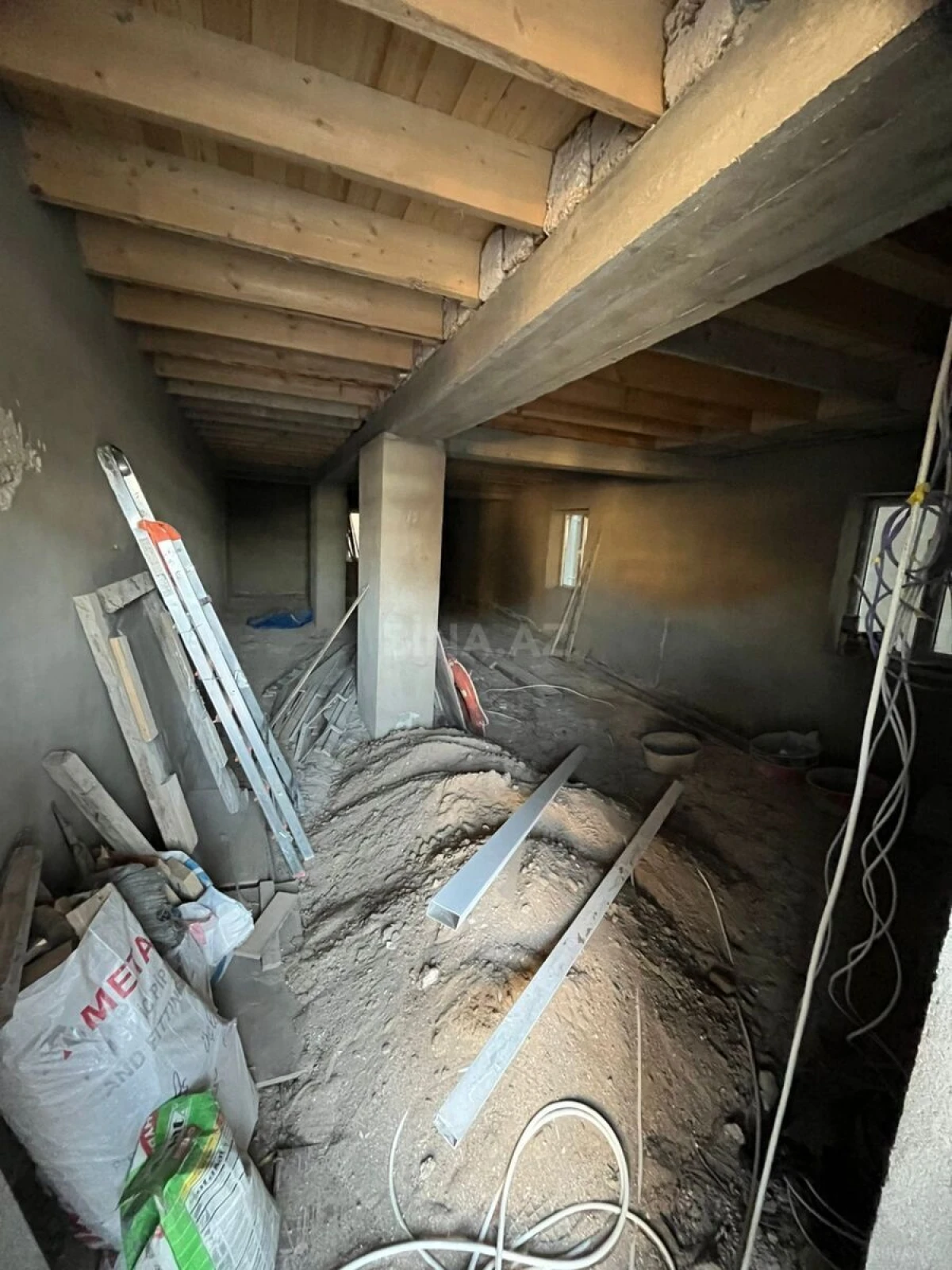 Satılır 4 otaqlı həyət evi 175 m²