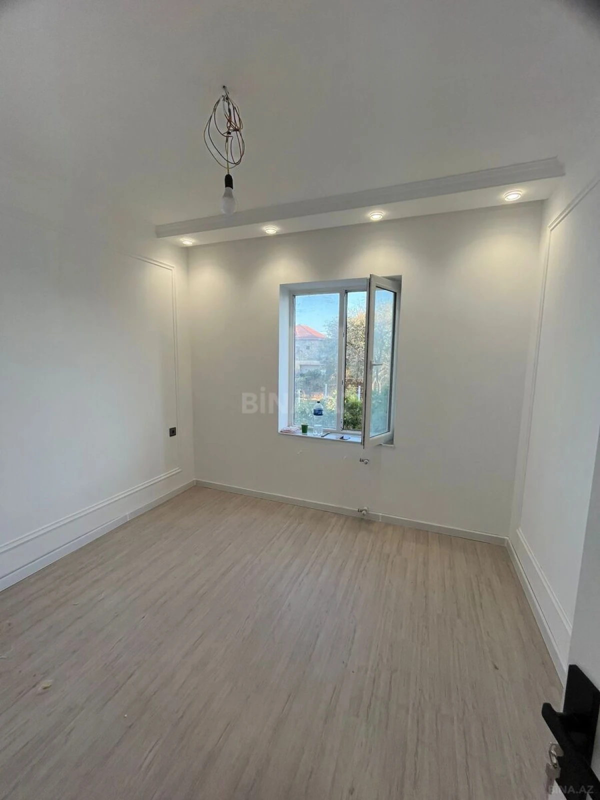 Satılır 4 otaqlı həyət evi 175 m²