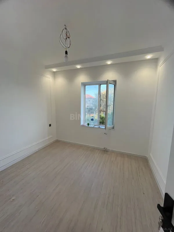 Satılır 4 otaqlı həyət evi 175 m²