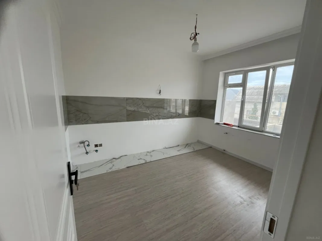 Satılır 4 otaqlı həyət evi 175 m²