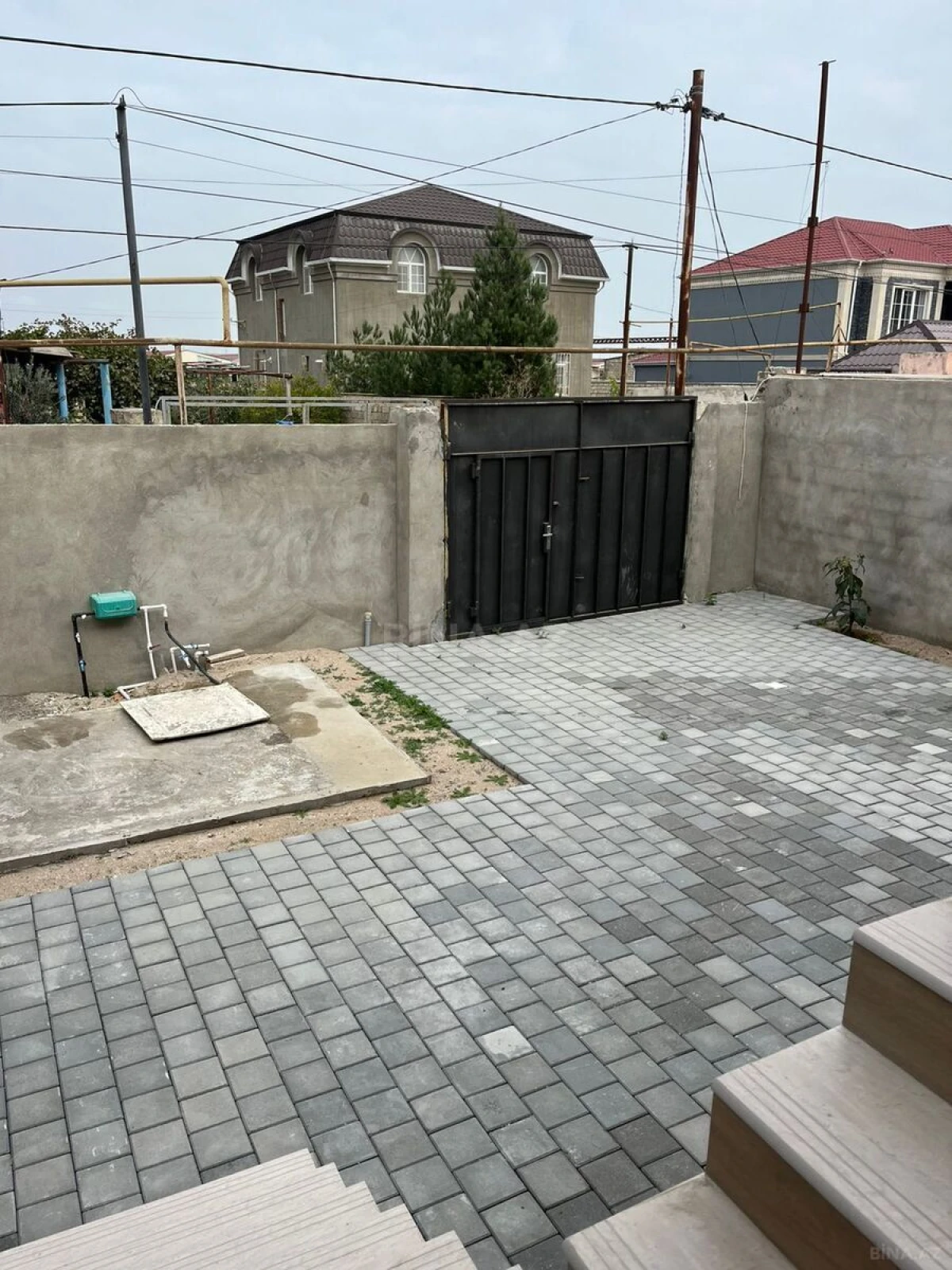 Satılır 4 otaqlı həyət evi 175 m²