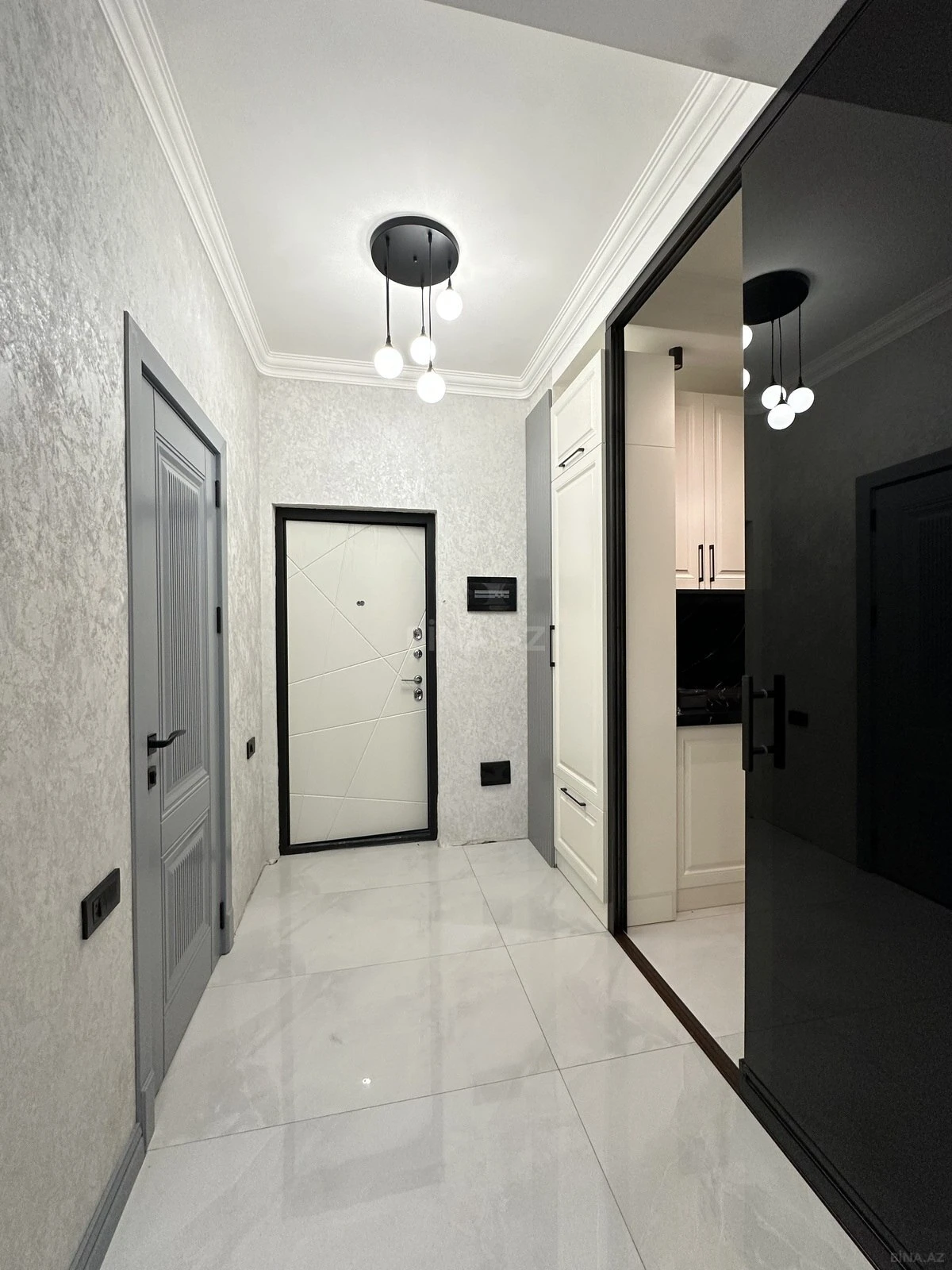 Satılır 2 otaqlı mənzil 70 m²