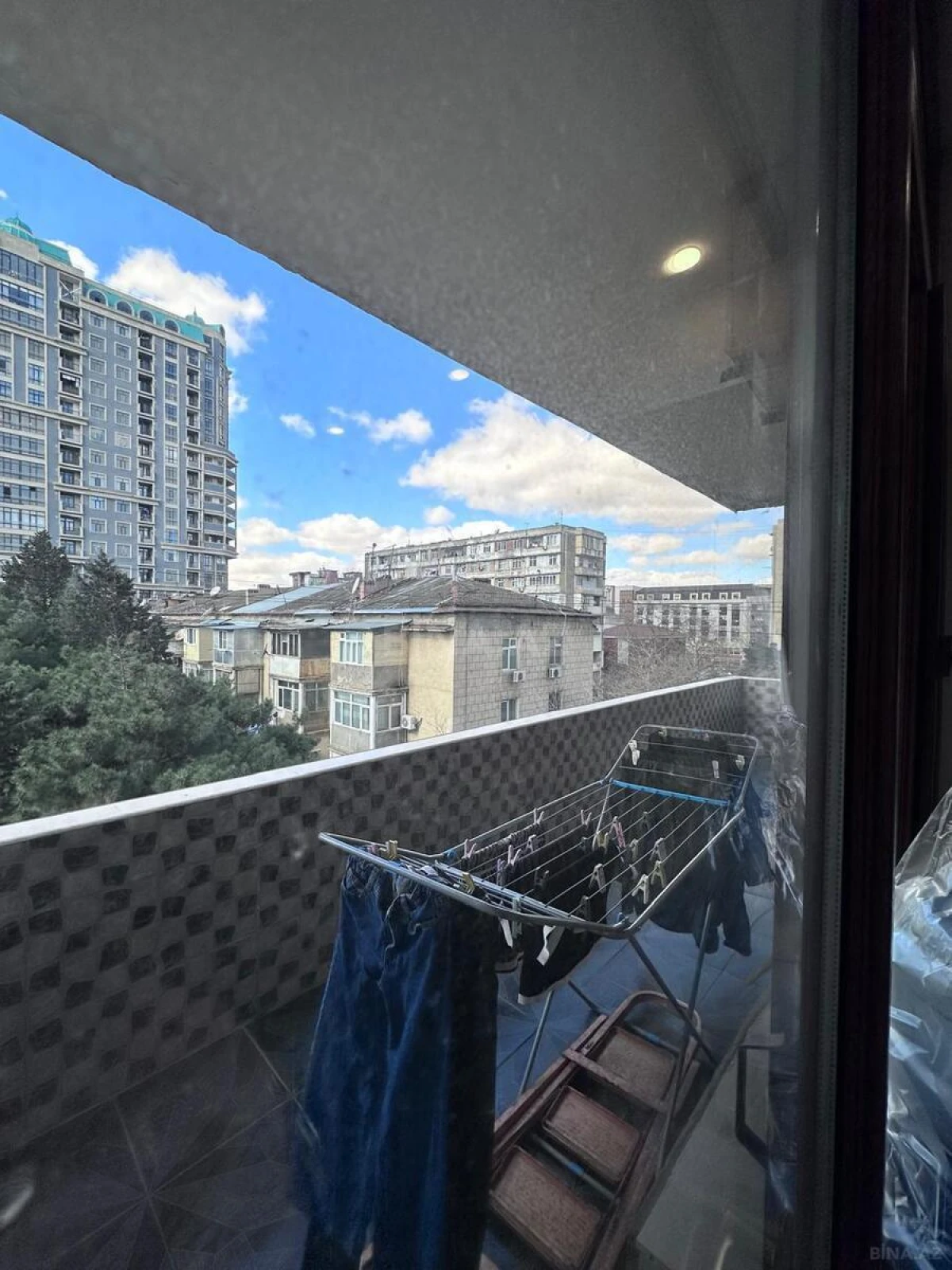 Satılır 2 otaqlı mənzil 94 m²