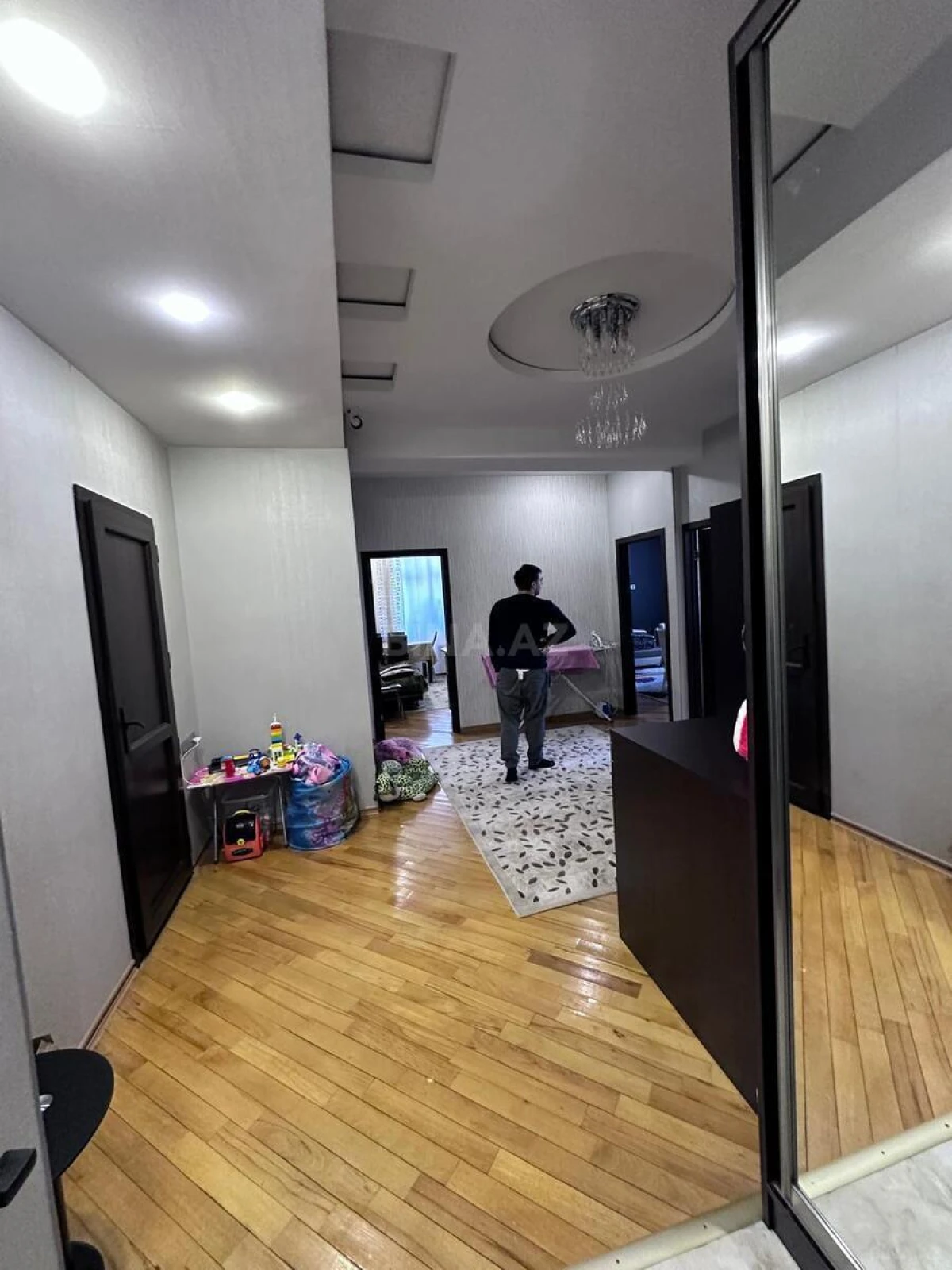 Satılır 2 otaqlı mənzil 94 m²