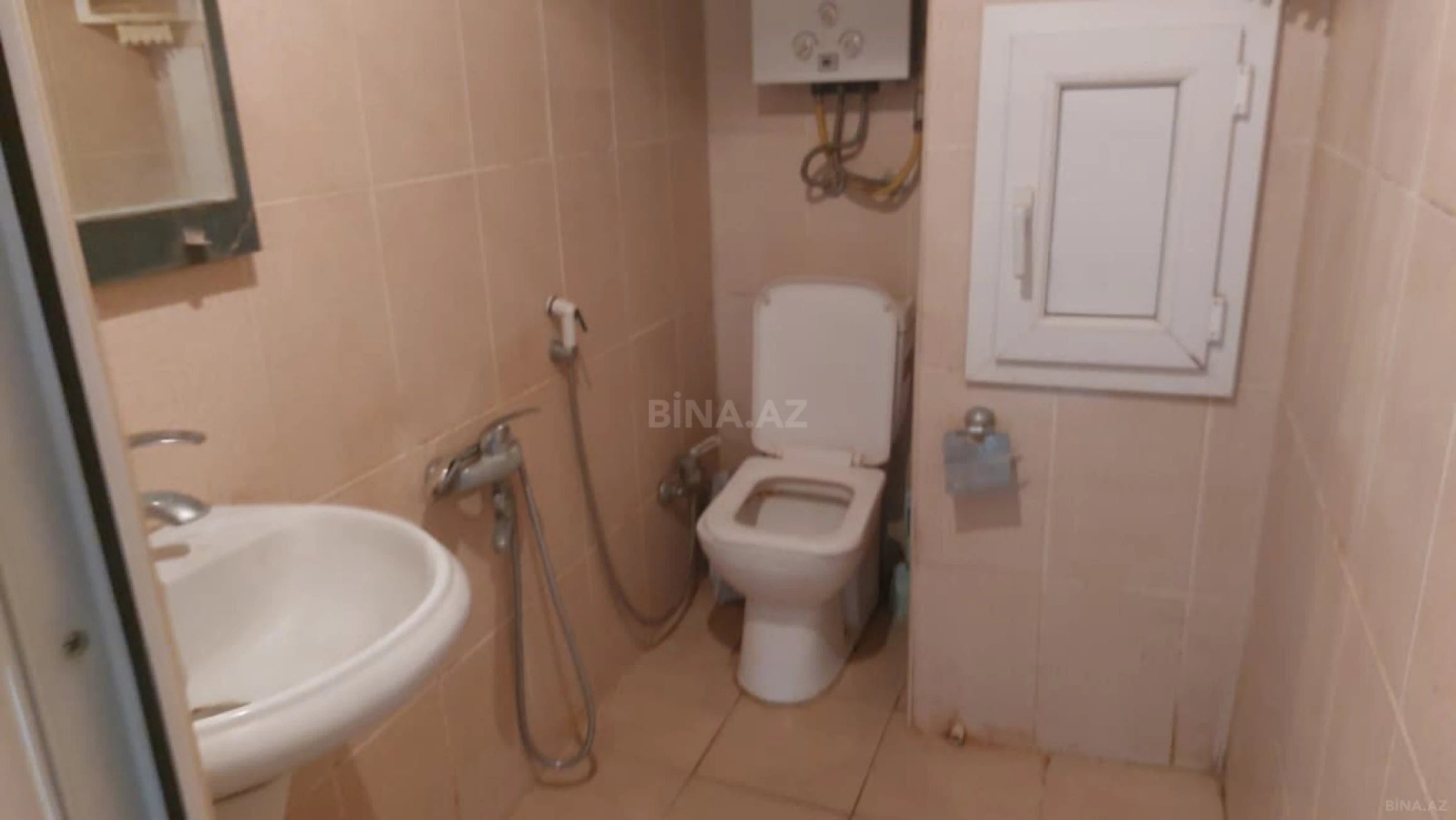 Kirayə verilir 2 otaqlı mənzil 45 m²