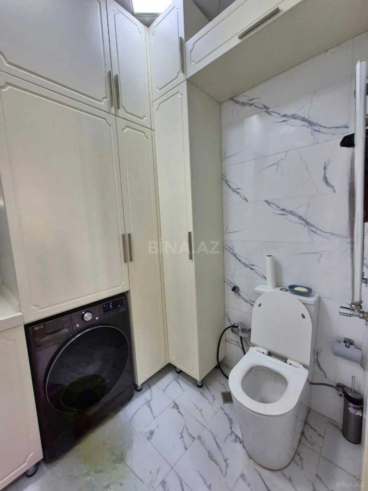 Satılır 3 otaqlı mənzil 145 m²