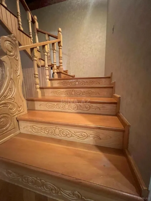 Satılır 7 otaqlı həyət evi 350 m²