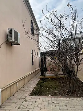 Satılır 7 otaqlı həyət evi 350 m²