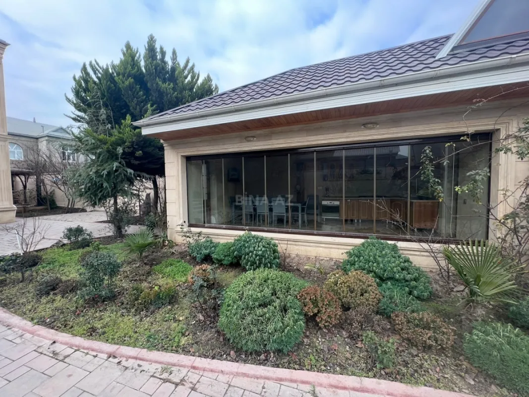 Satılır 7 otaqlı həyət evi 350 m²