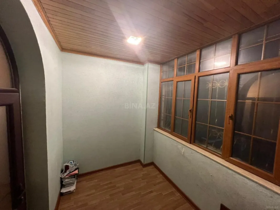 Satılır 7 otaqlı həyət evi 350 m²
