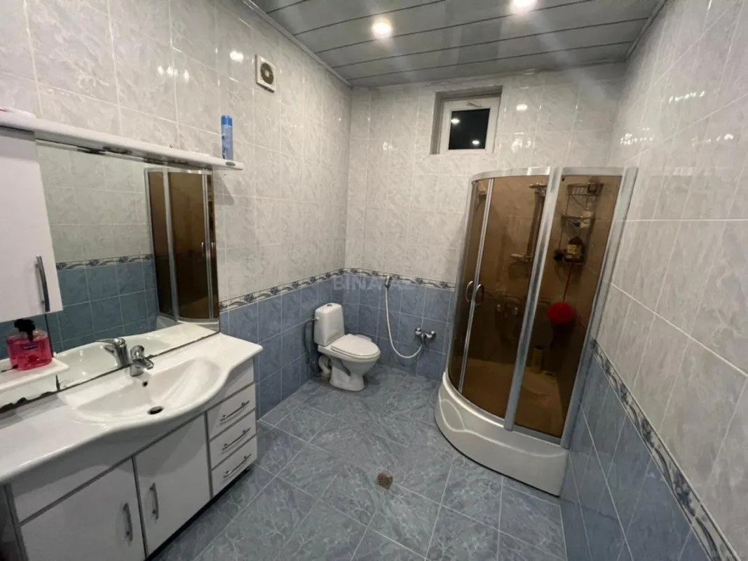 Satılır 7 otaqlı həyət evi 350 m²