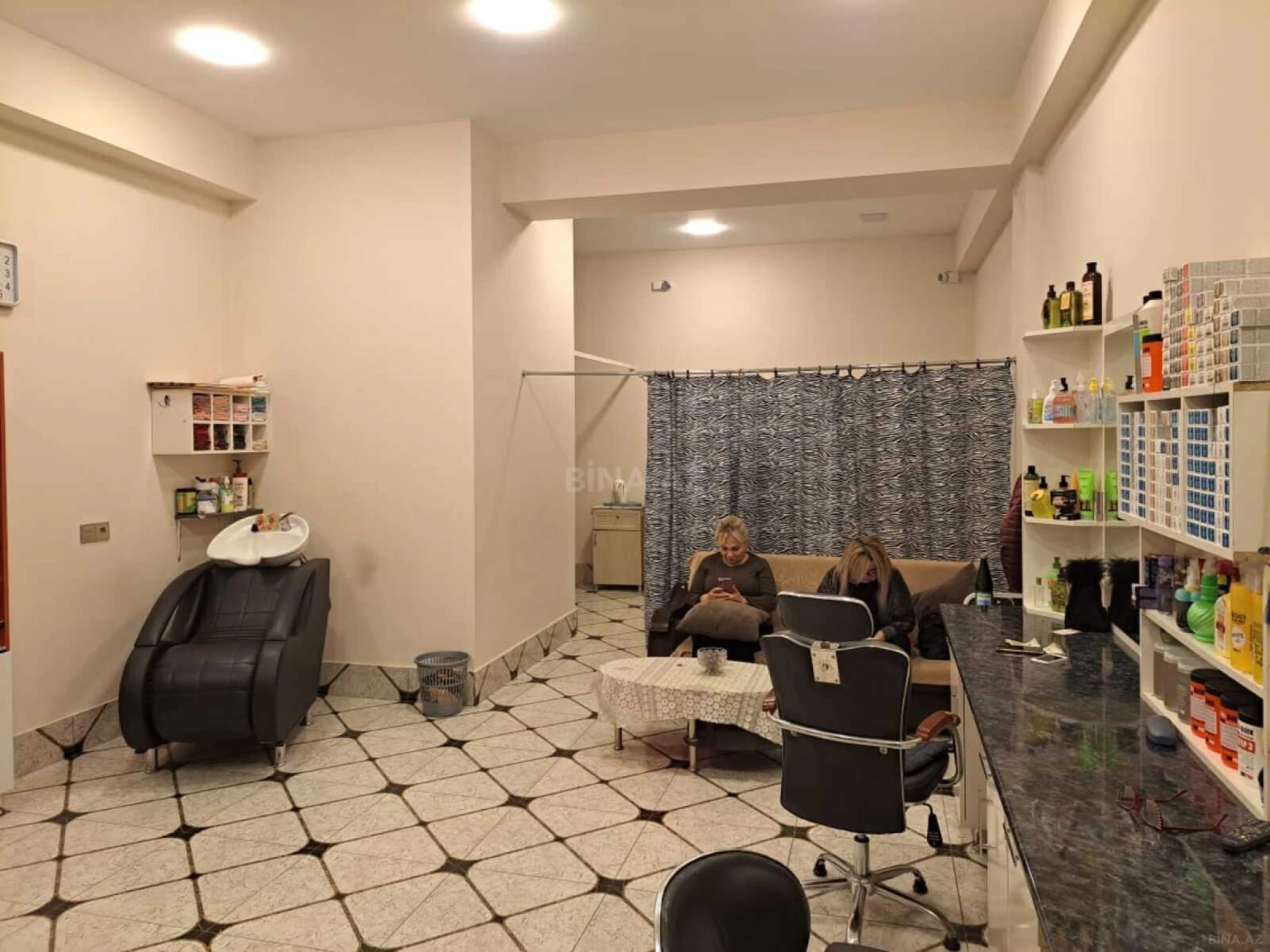 Satılır obyekt 48 m²