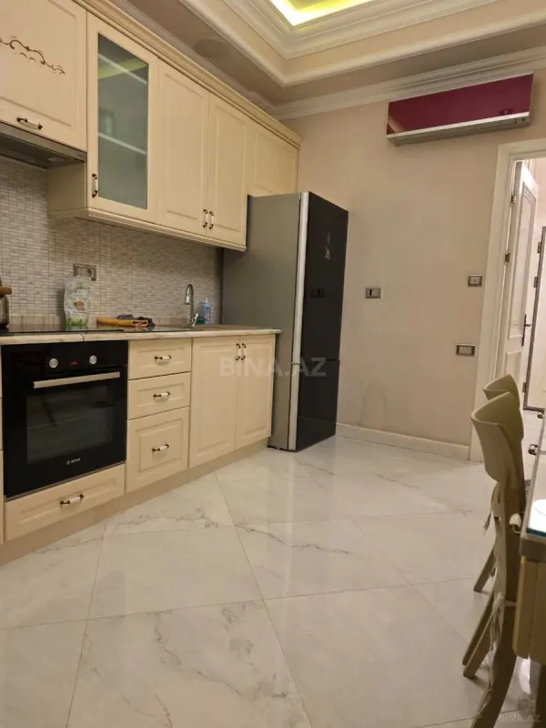 Kirayə verilir 3 otaqlı mənzil 110 m²