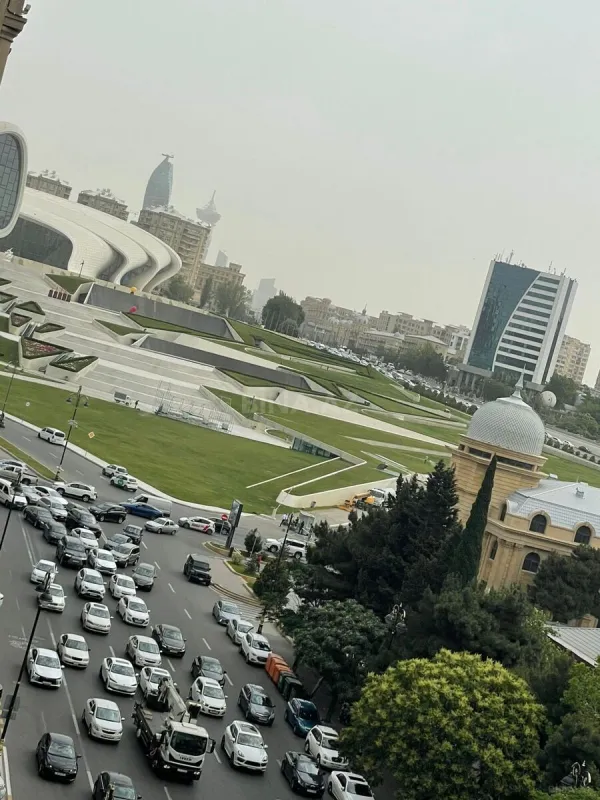 Satılır 4 otaqlı mənzil 100 m²