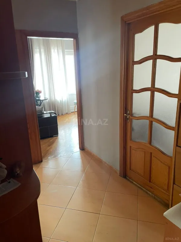 Satılır 4 otaqlı mənzil 100 m²