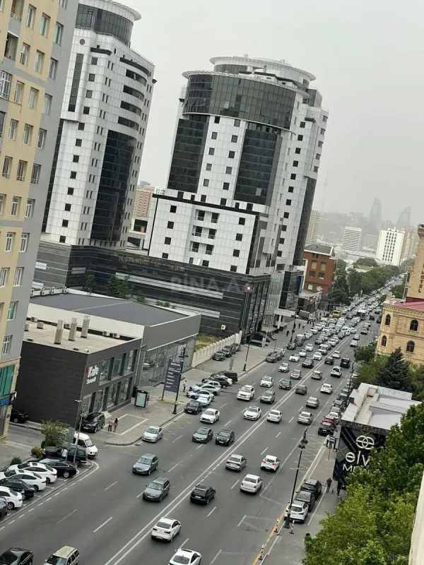 Satılır 4 otaqlı mənzil 100 m²