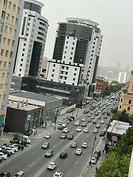 Satılır 4 otaqlı mənzil 100 m²