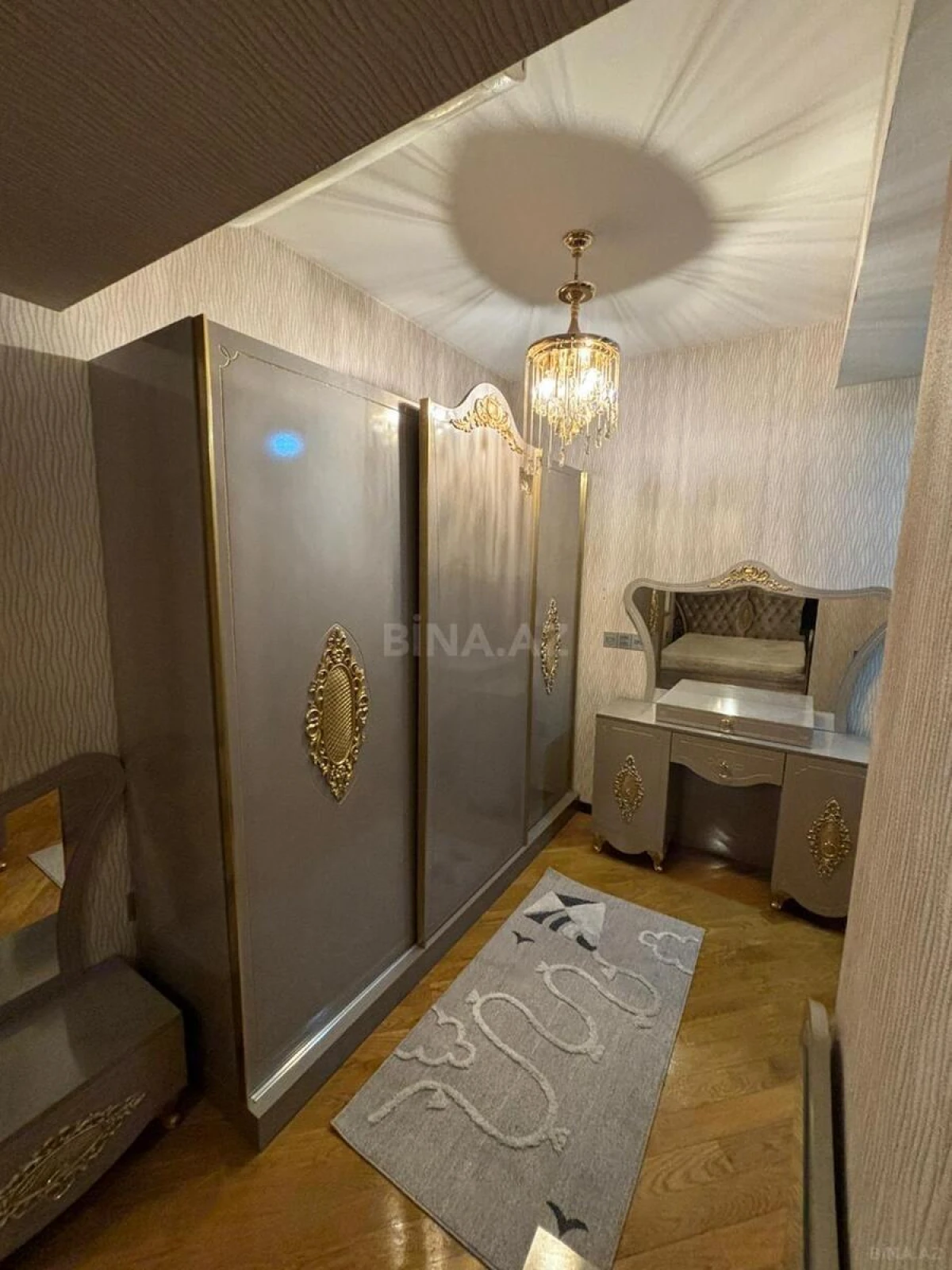 Kirayə verilir 3 otaqlı mənzil 119 m²