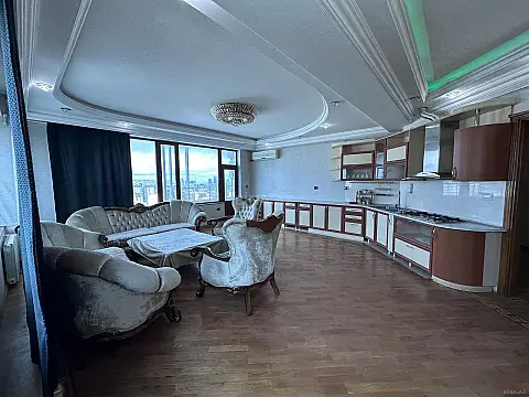 Satılır 3 otaqlı mənzil 232 m²