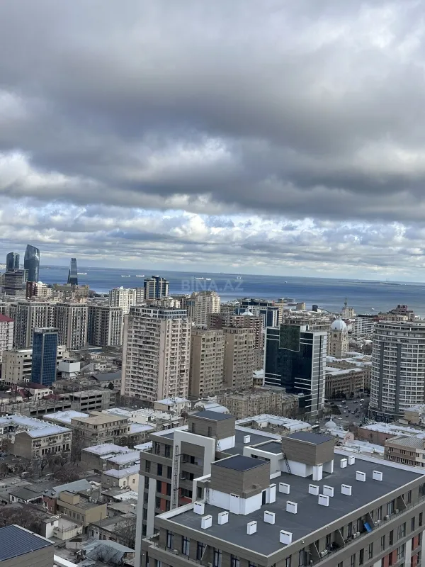 Satılır 3 otaqlı mənzil 232 m²