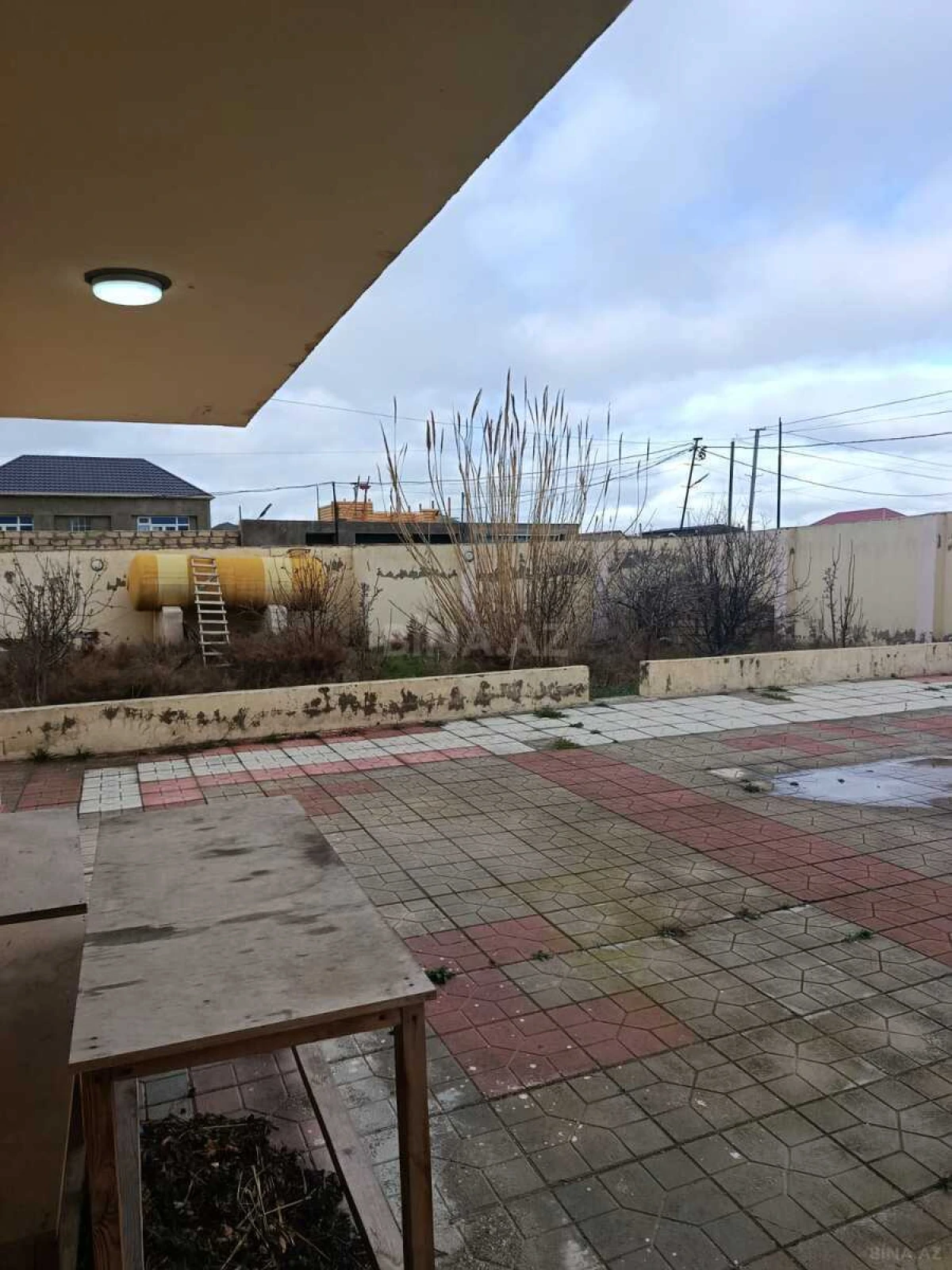 Satılır 5 otaqlı həyət evi 200 m²