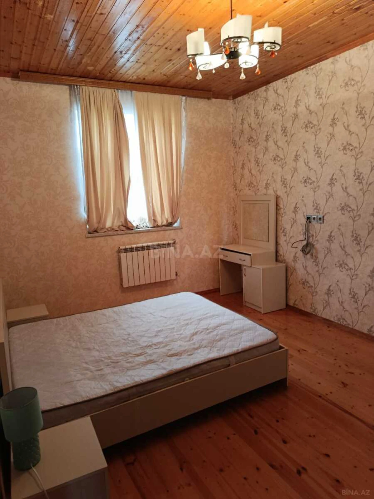 Satılır 5 otaqlı həyət evi 200 m²