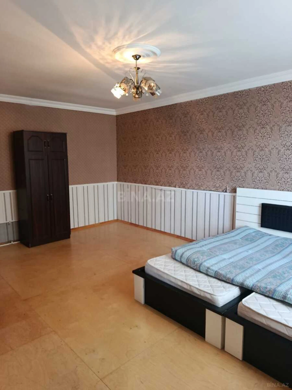Satılır 5 otaqlı həyət evi 200 m²