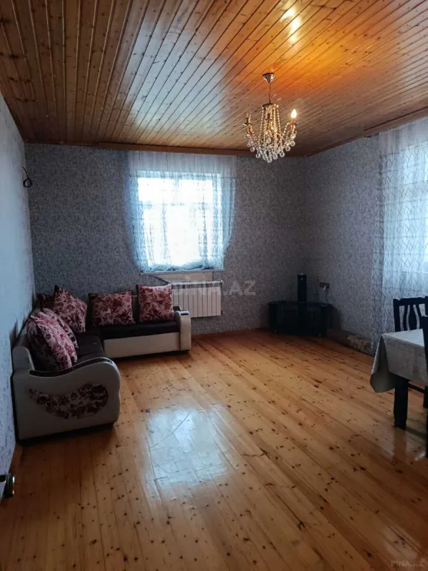 Satılır 5 otaqlı həyət evi 200 m²