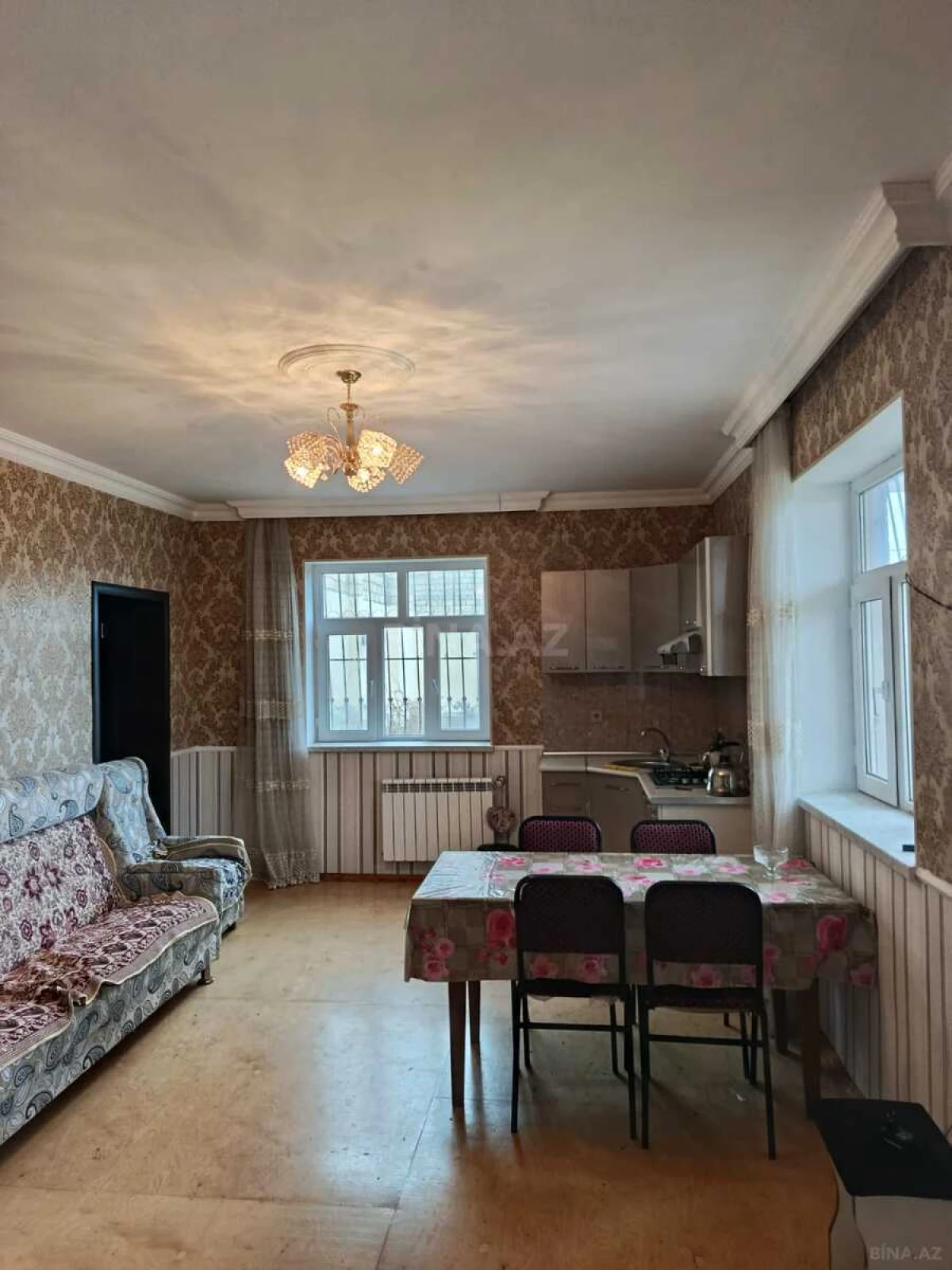 Satılır 5 otaqlı həyət evi 200 m²