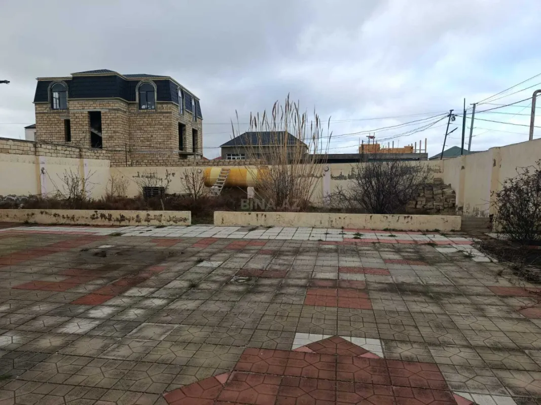 Satılır 5 otaqlı həyət evi 200 m²