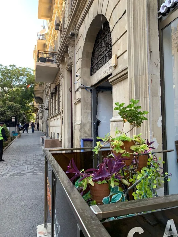 Satılır 4 otaqlı mənzil 115 m²