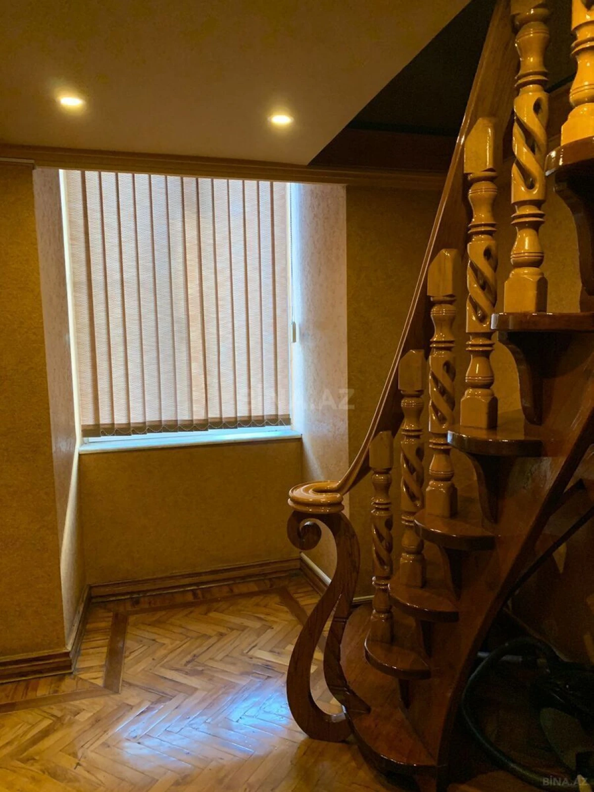 Satılır 4 otaqlı mənzil 115 m²