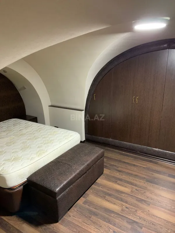 Satılır 4 otaqlı mənzil 115 m²