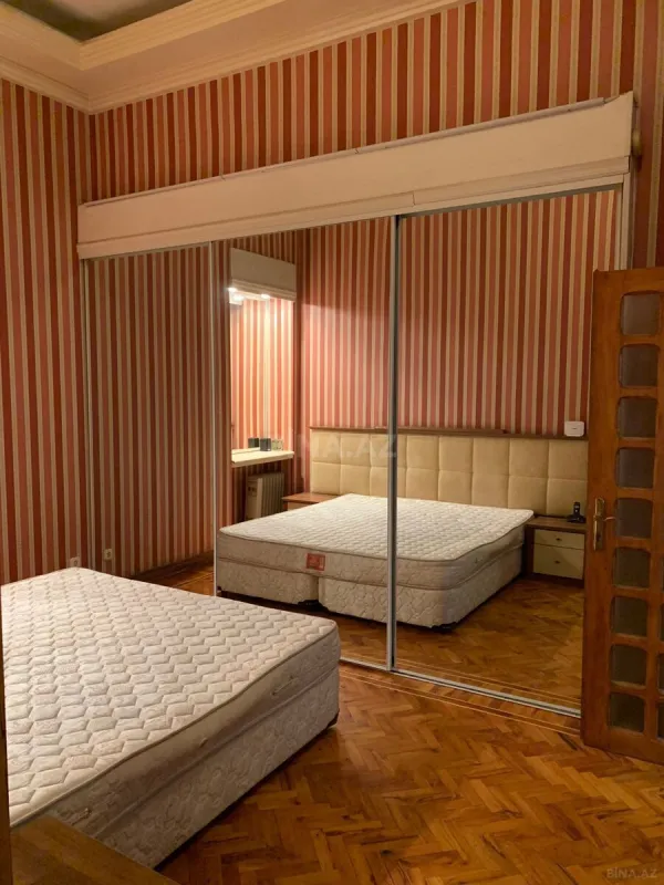 Satılır 4 otaqlı mənzil 115 m²