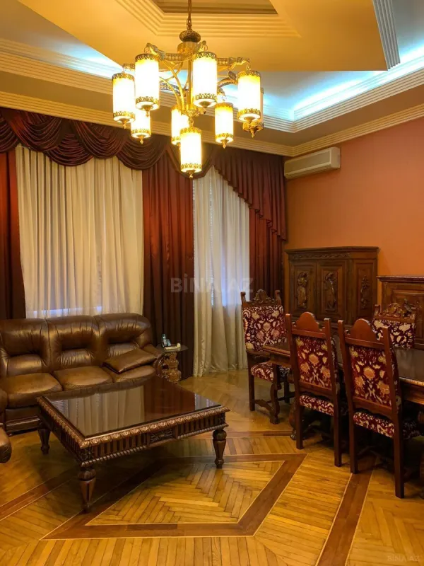 Satılır 4 otaqlı mənzil 115 m²